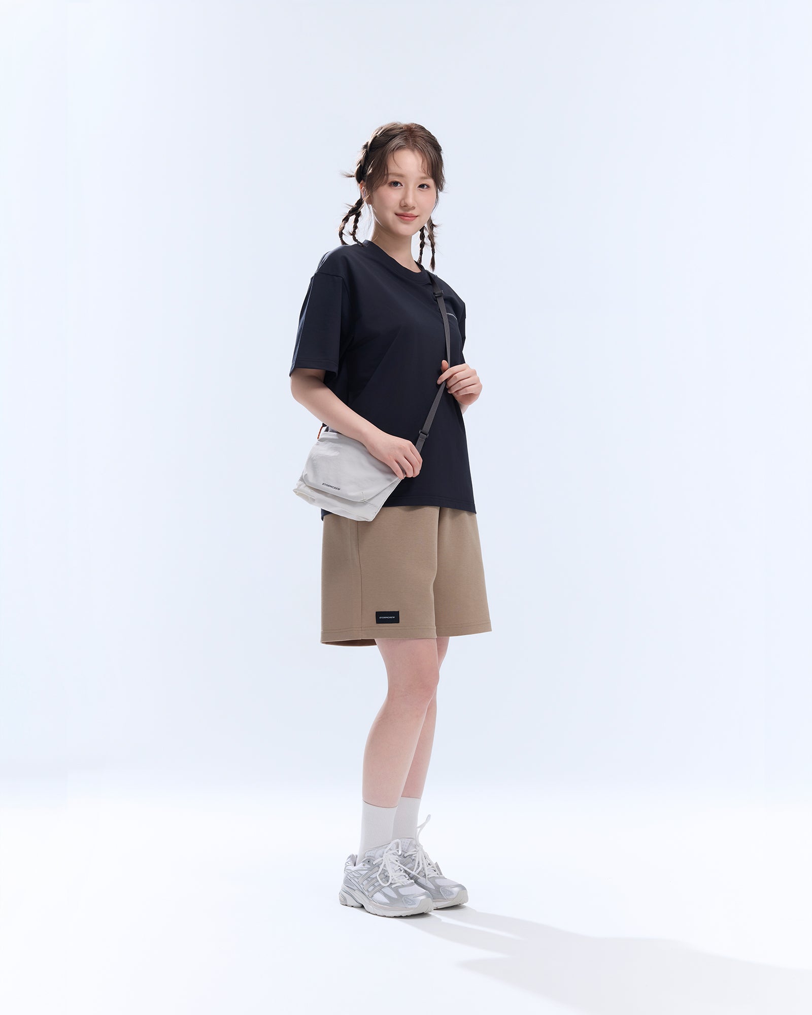 ROAM 1.5L Minimal Everyday Sling Bag