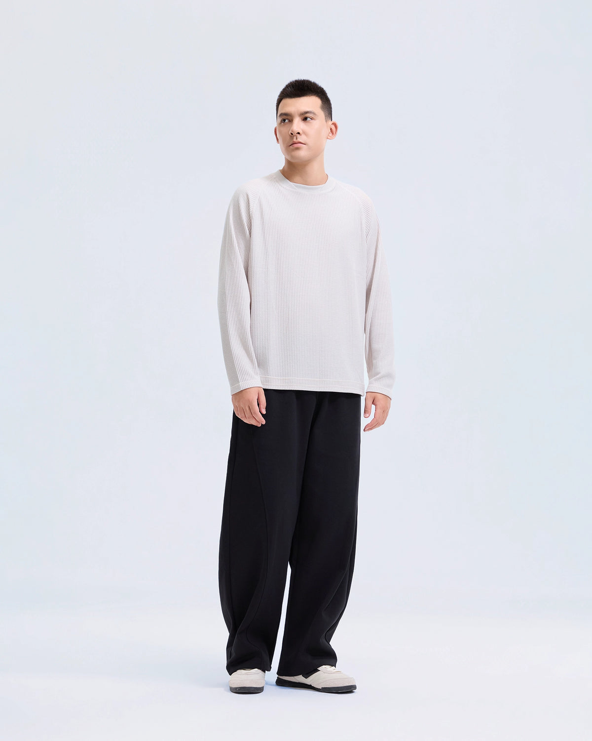 Curved-Leg Sweatpants 2.0