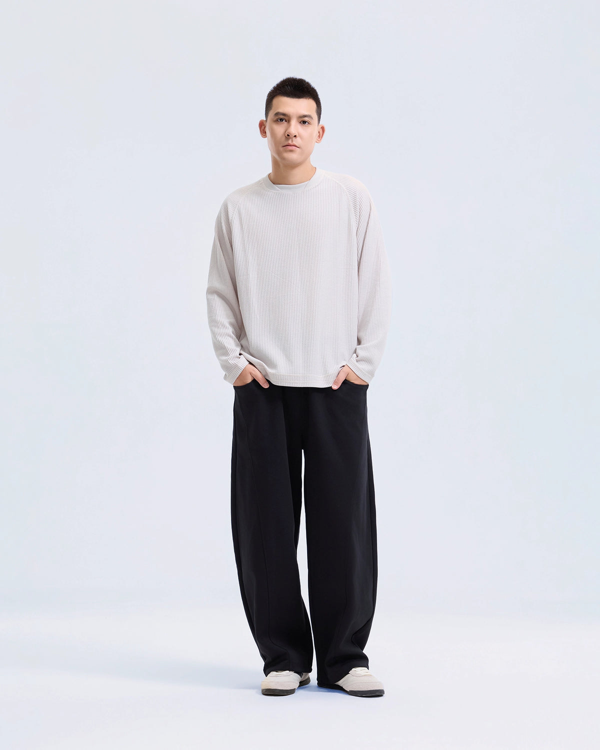 Curved-Leg Sweatpants 2.0