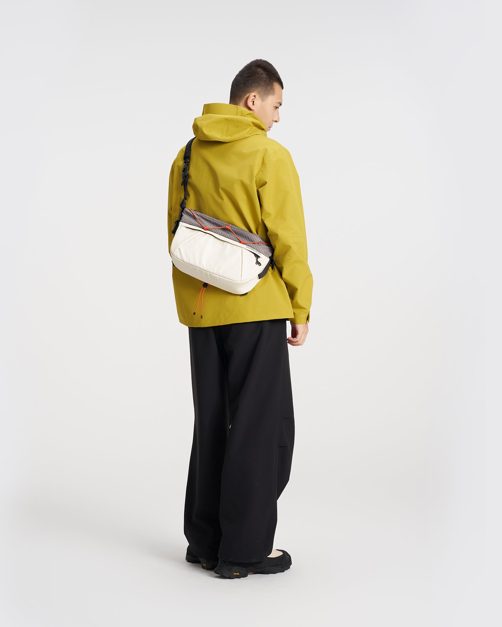 ROAM 5L Leichte Sling Bag für Reisen & den Alltag