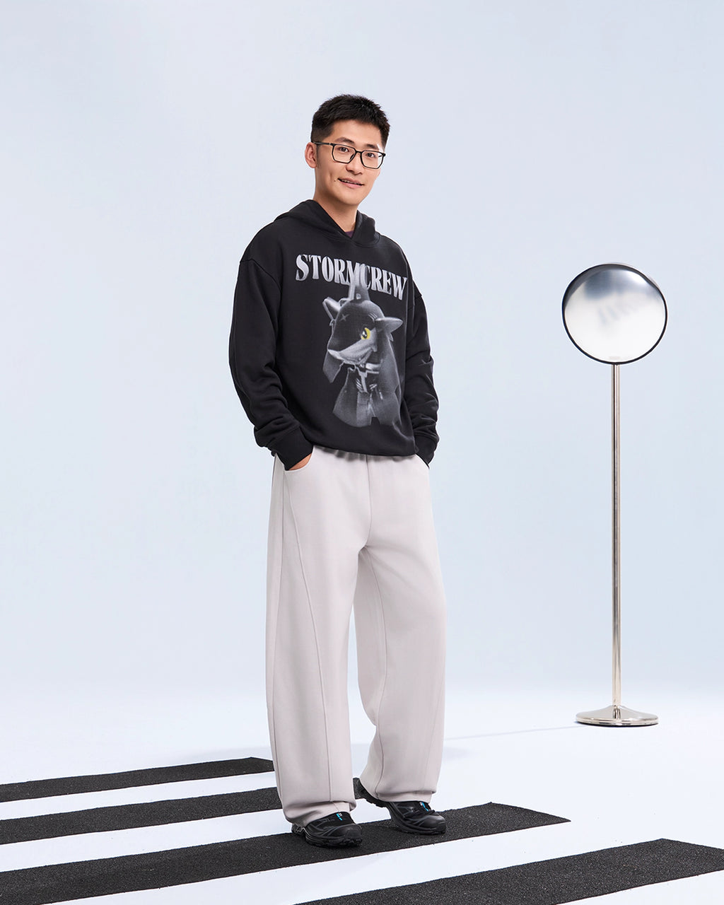 Curved-Leg Sweatpants 2.0